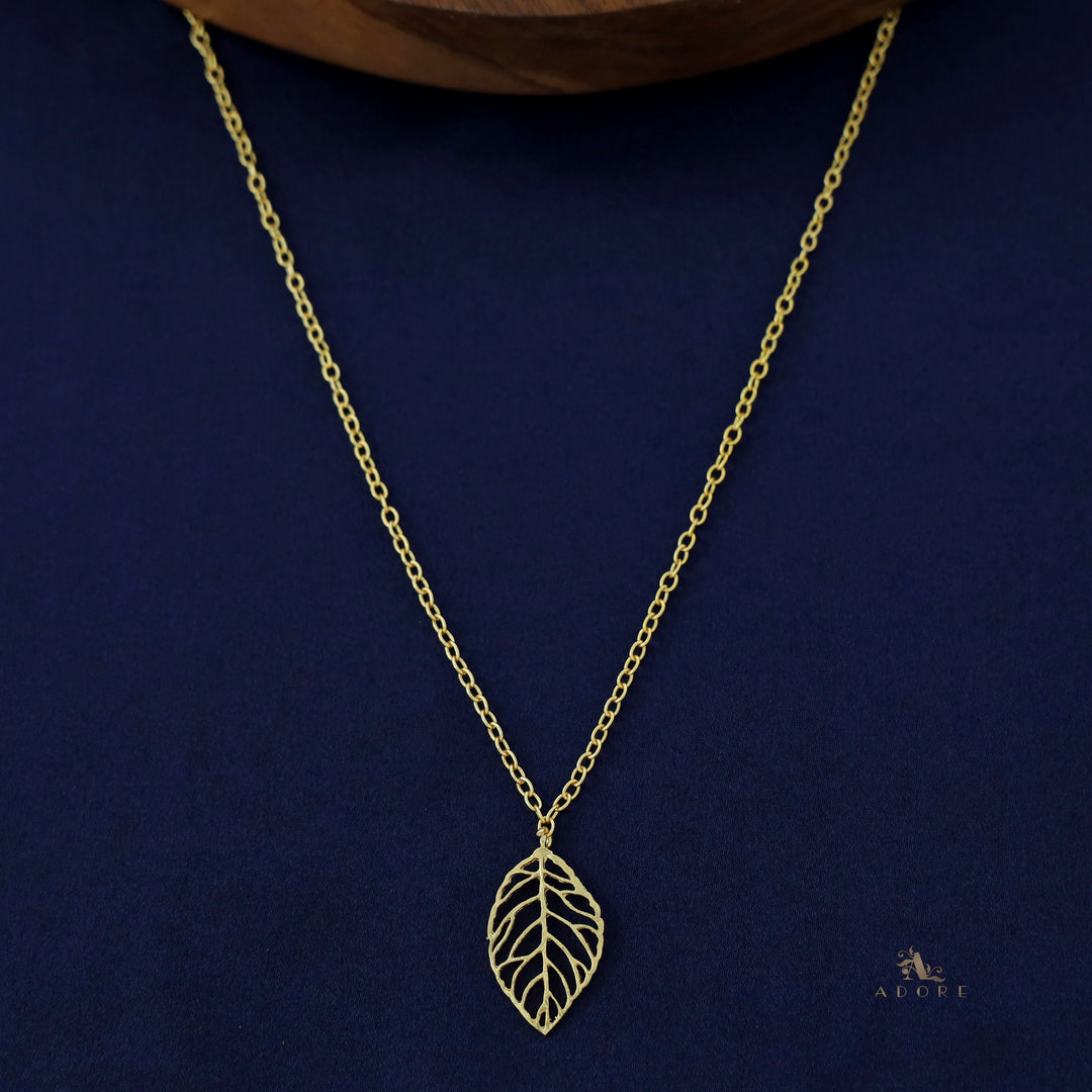 Golden Single Leaf Neckpiece