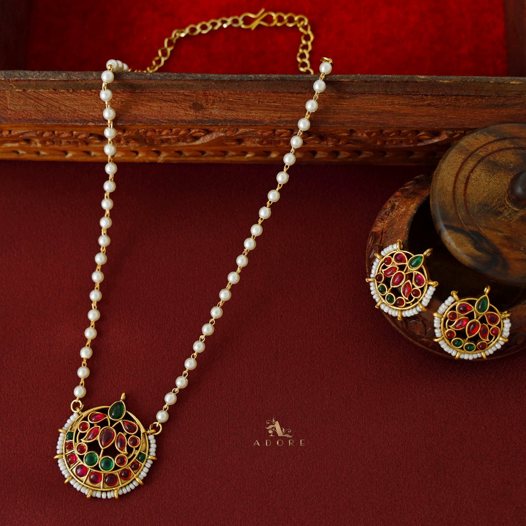 Chandra Chakra Pearl Short Neckpiece with Earring