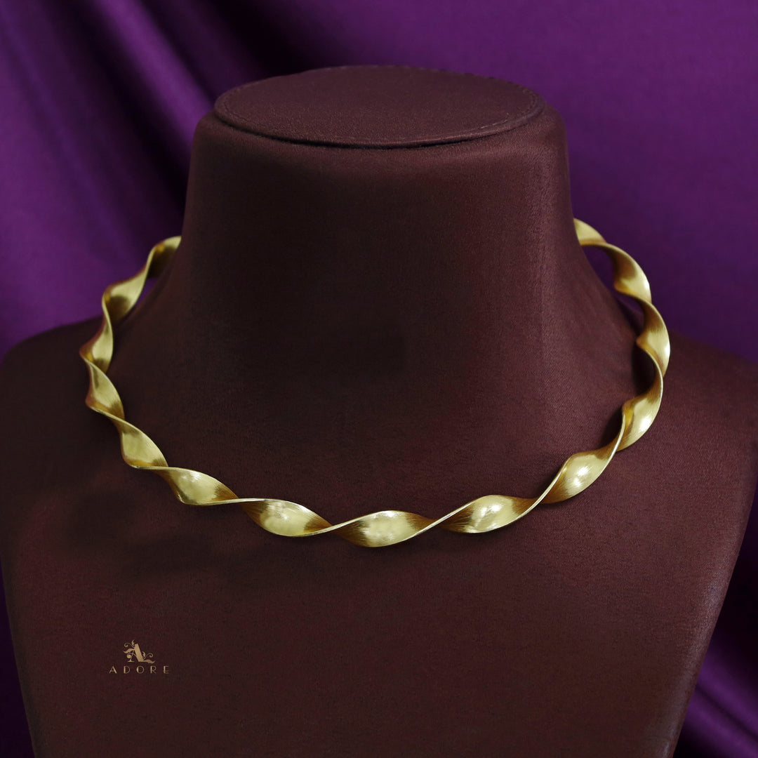 Neora Golden Plated Curly Neck Cuff
