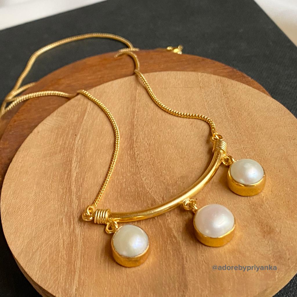Moon Pearl Neckpiece