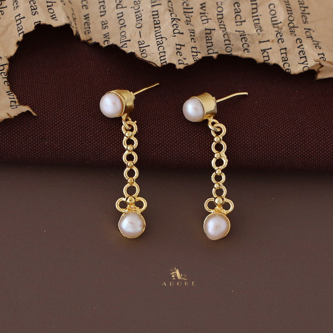Golden Chainy Baroque Earring