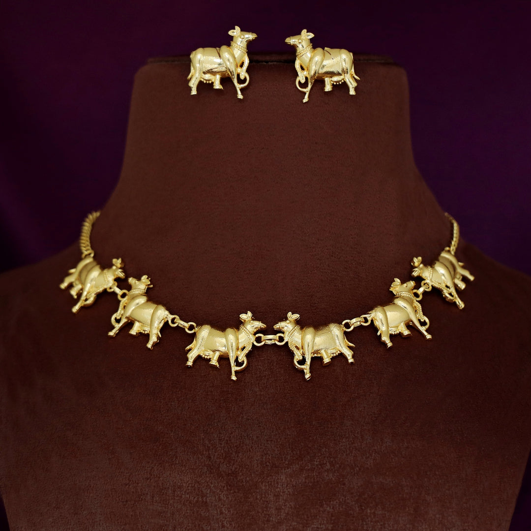Golden Animal Half Moon Pearl Neckpiece With Earring