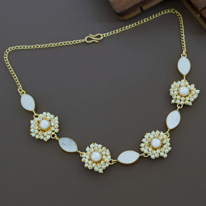 Vaibhavi Cluster Pearl MOP Neckpiece