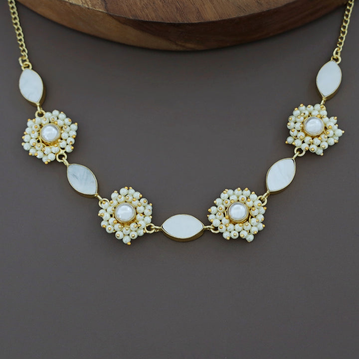 Vaibhavi Cluster Pearl MOP Neckpiece