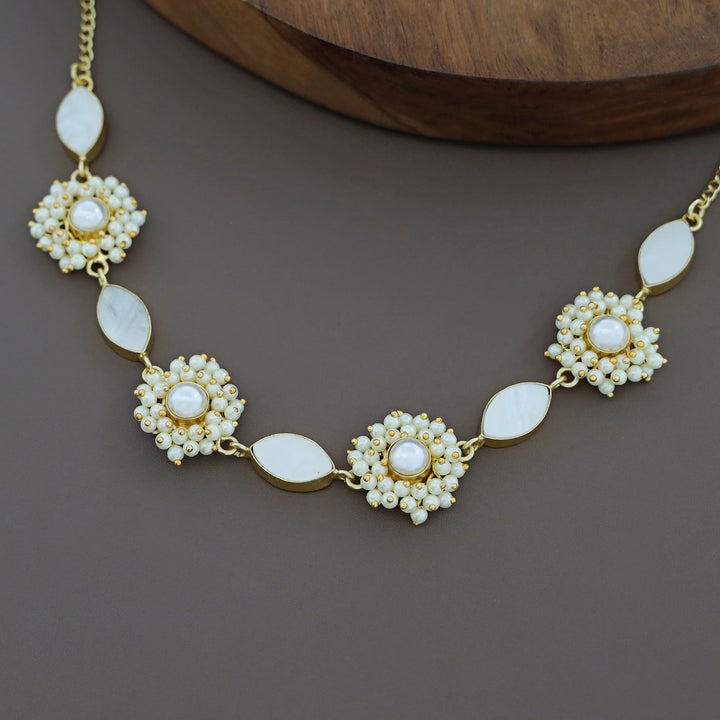 Vaibhavi Cluster Pearl MOP Neckpiece