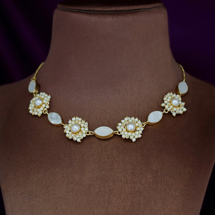 Vaibhavi Cluster Pearl MOP Neckpiece