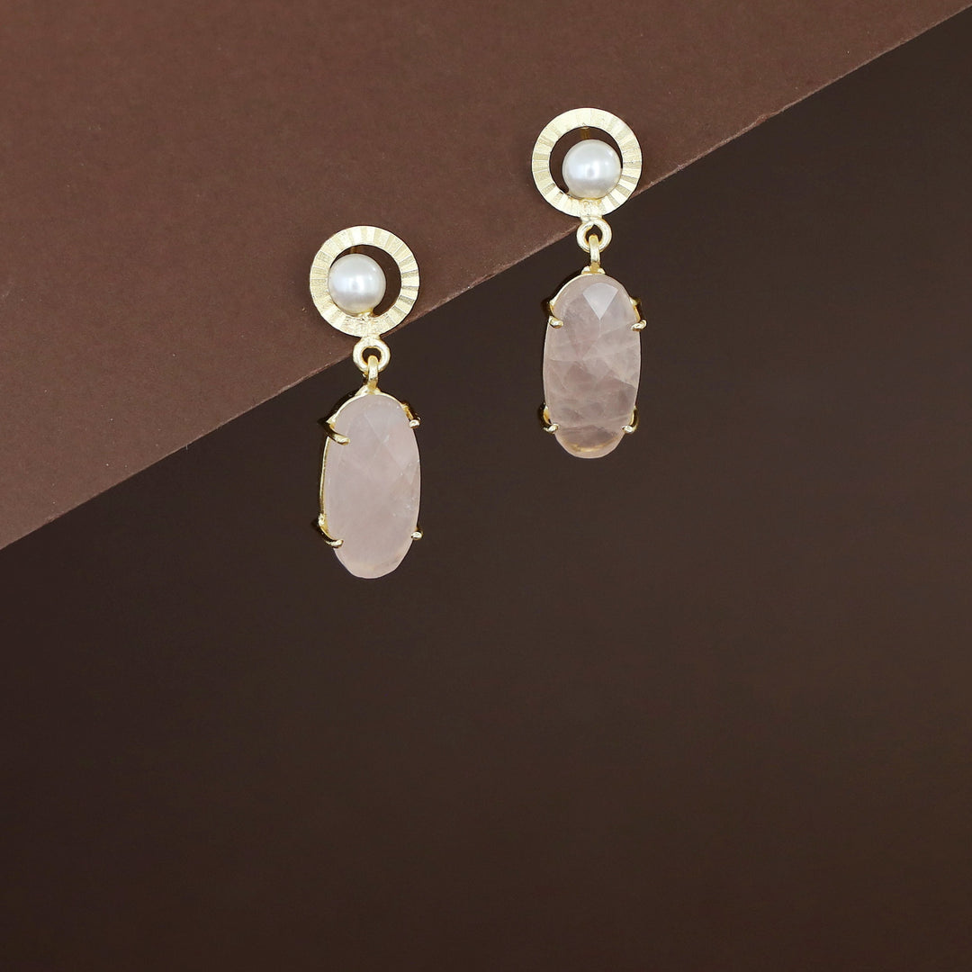 Henria Golden Circle Pearl Oval Stone Claw Earring