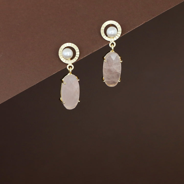 Henria Golden Circle Pearl Oval Stone Claw Earring