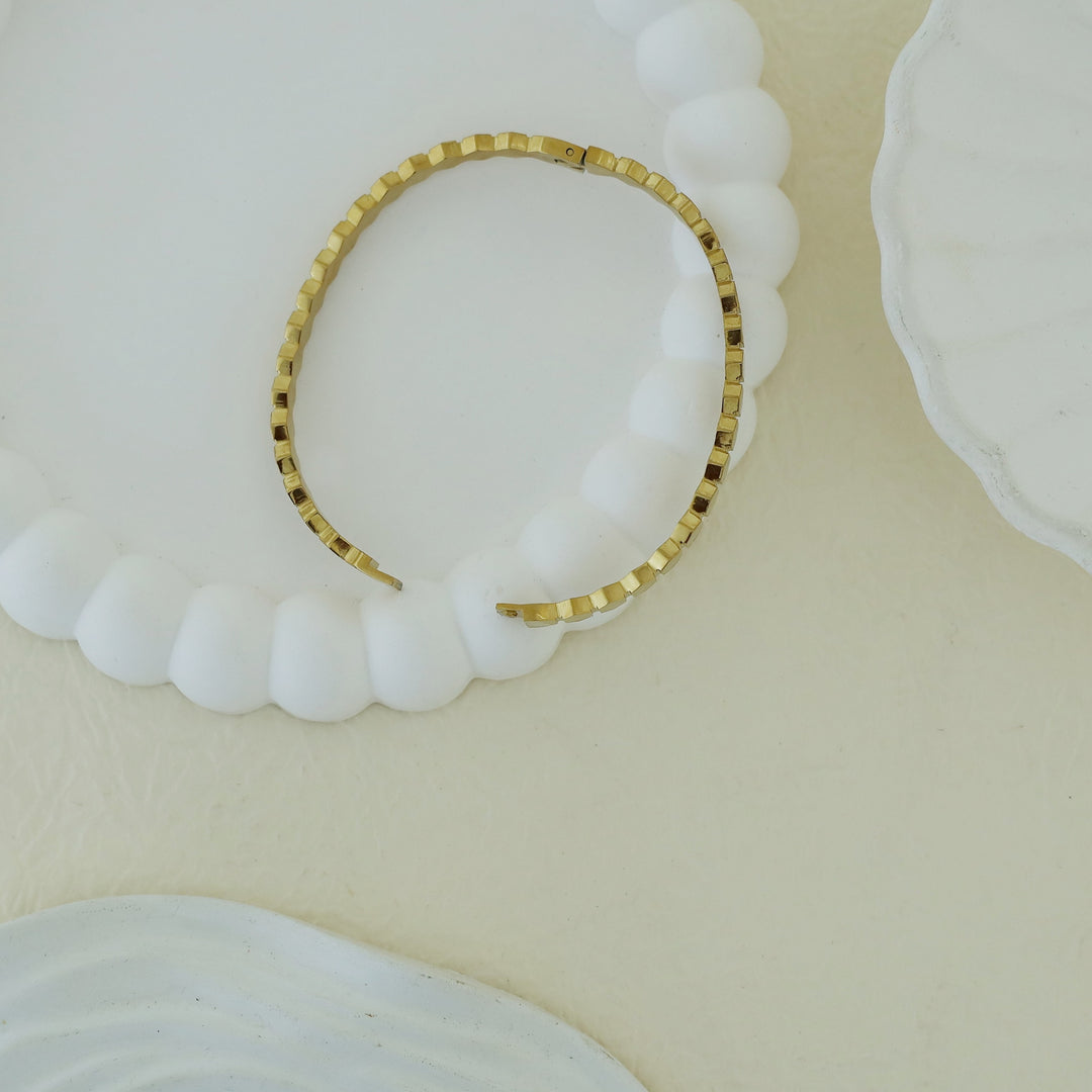 Elise Openable Mini Hexagon Bangle