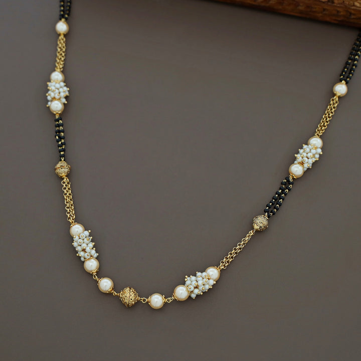Sanviya Cluster Pearl Neckpiece