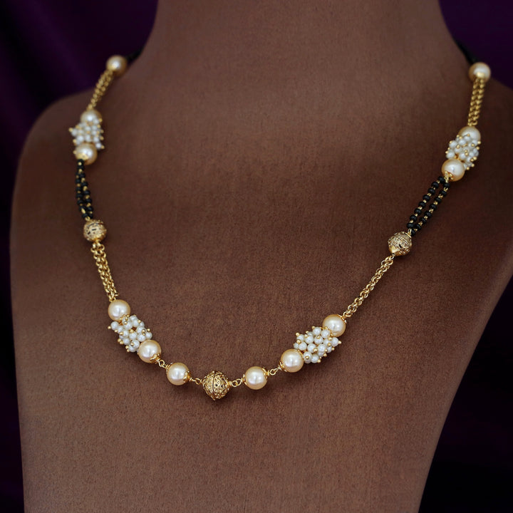 Sanviya Cluster Pearl Neckpiece