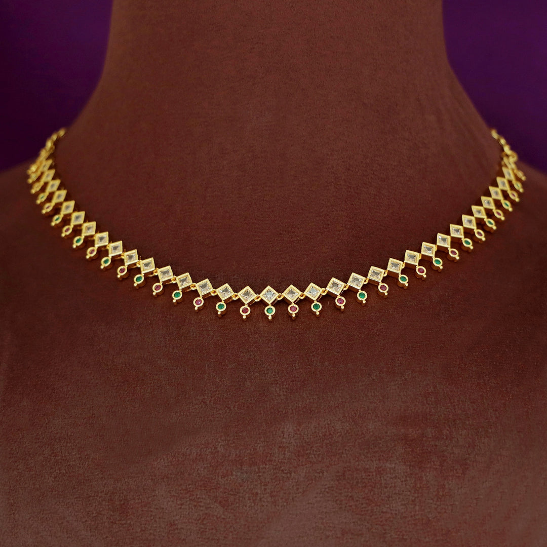 Lisha Diamond Circle Short Neckpiece