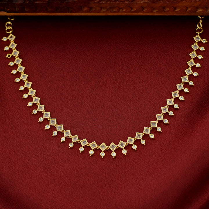Lisha Diamond Circle Short Neckpiece