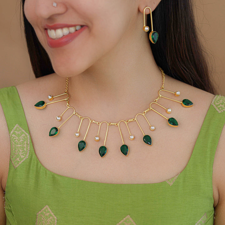 Delta Golden Glossy Drop Pearl Neckpiece With Earring