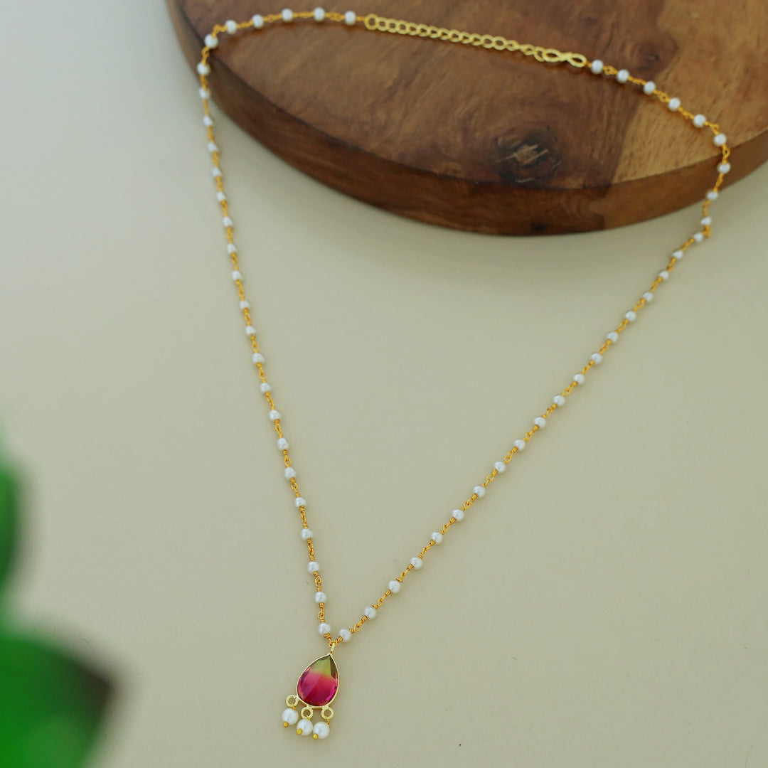 Carly Pearl Drop Glossy Neckpiece