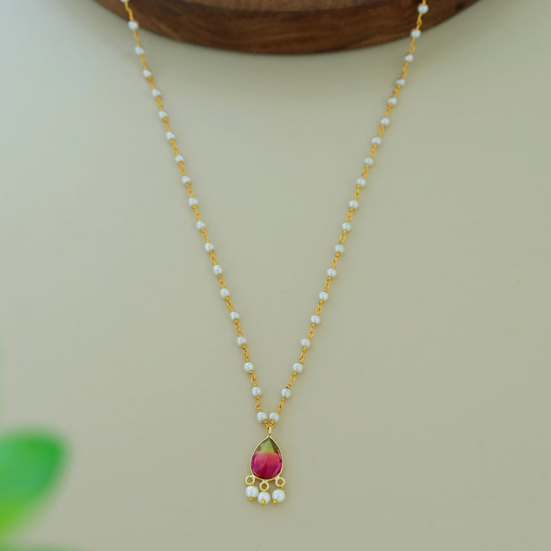 Carly Pearl Drop Glossy Neckpiece