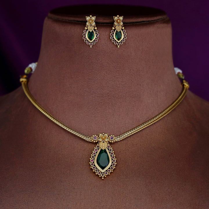 Lokitha Short Neckpiece With Earring