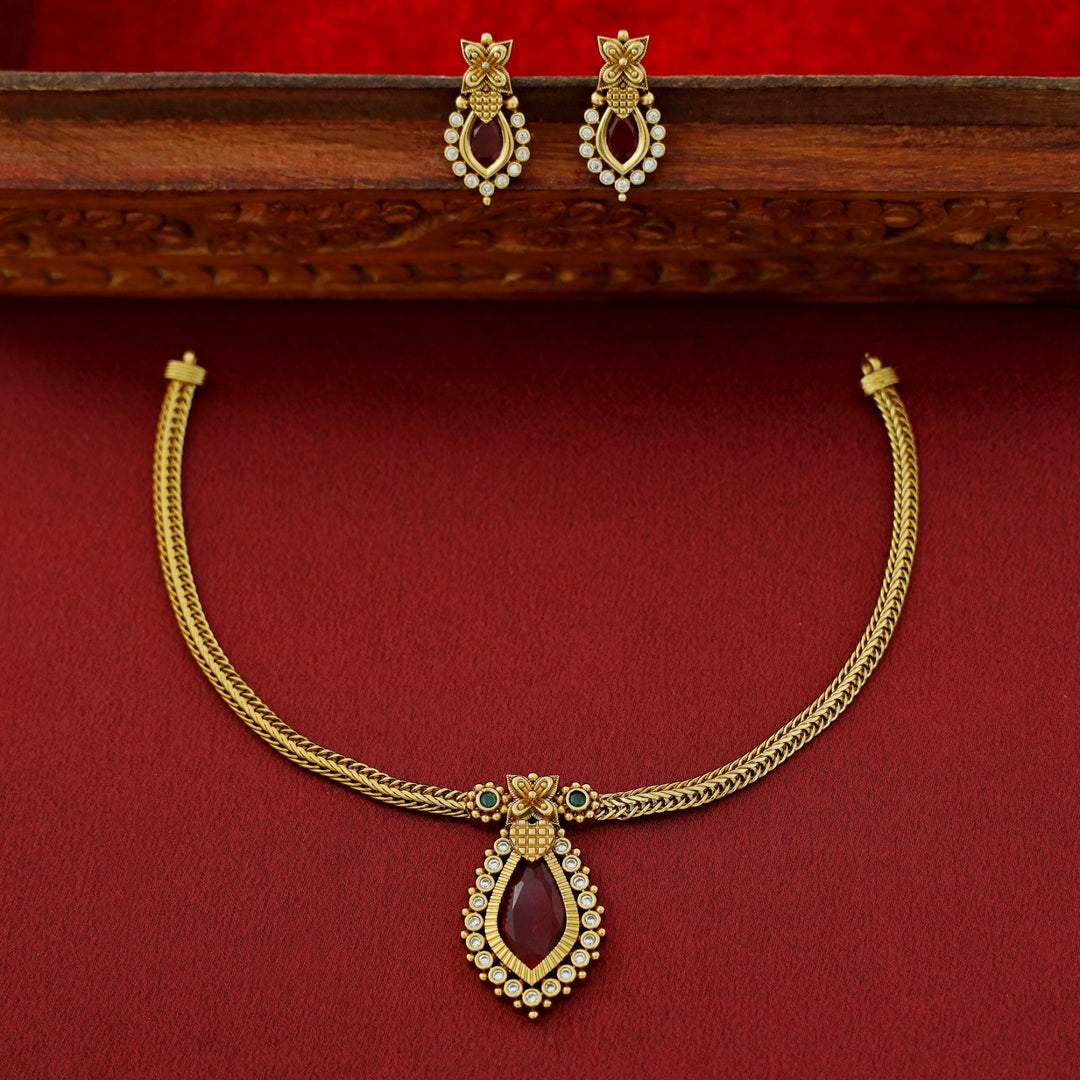 Lokitha Short Neckpiece With Earring