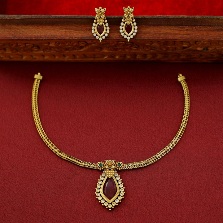 Lokitha Short Neckpiece With Earring
