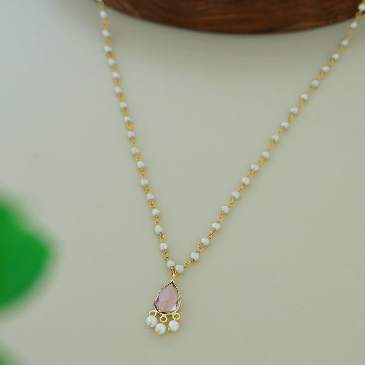 Carly Pearl Drop Glossy Neckpiece