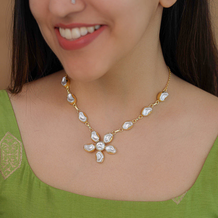 Dallis Golden Flower Baroque Neckpiece