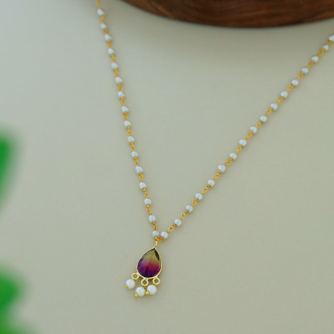 Carly Pearl Drop Glossy Neckpiece