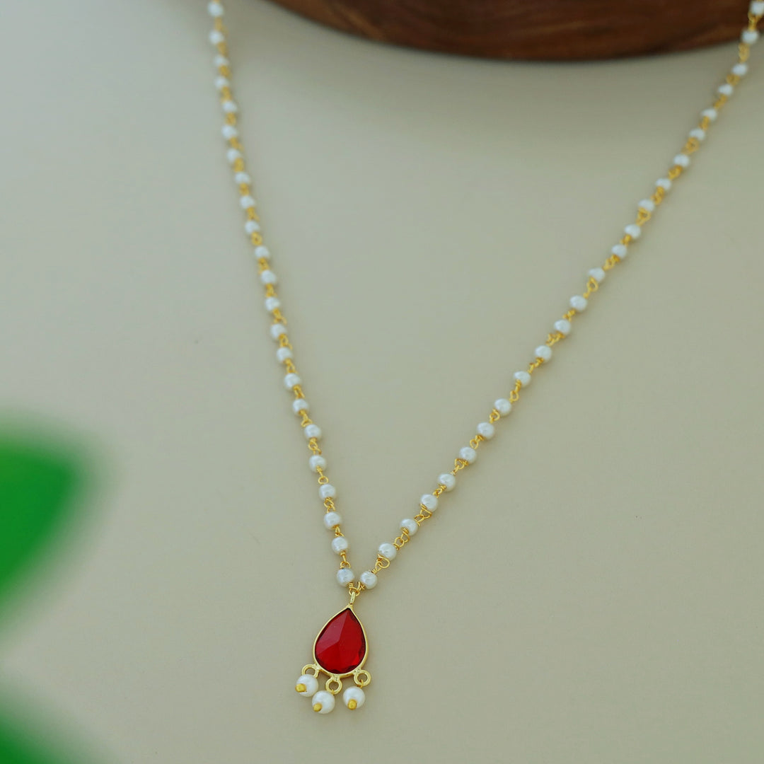 Carly Pearl Drop Glossy Neckpiece