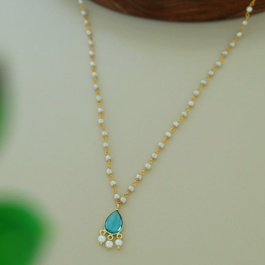 Carly Pearl Drop Glossy Neckpiece