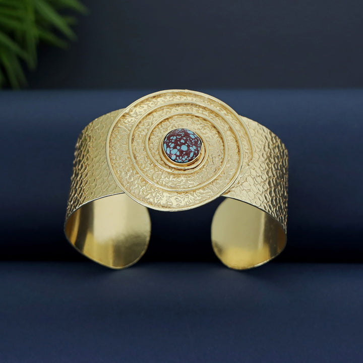 Vaanya Golden Textured Spiral Bangle