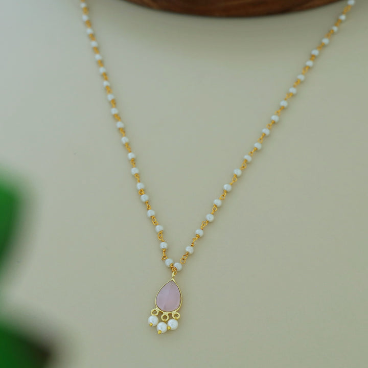 Carly Pearl Drop Glossy Neckpiece