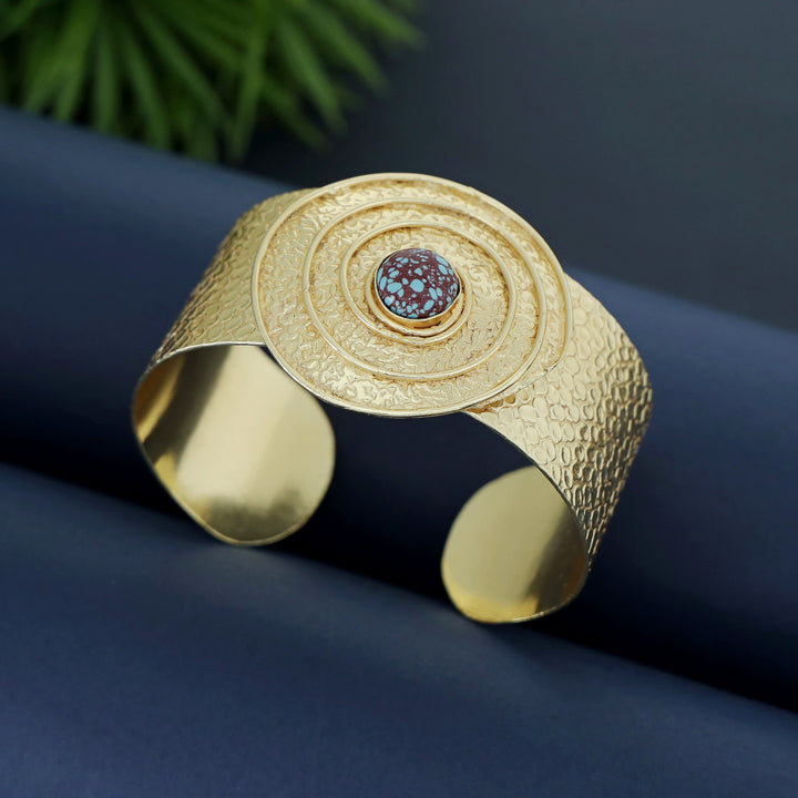 Vaanya Golden Textured Spiral Bangle
