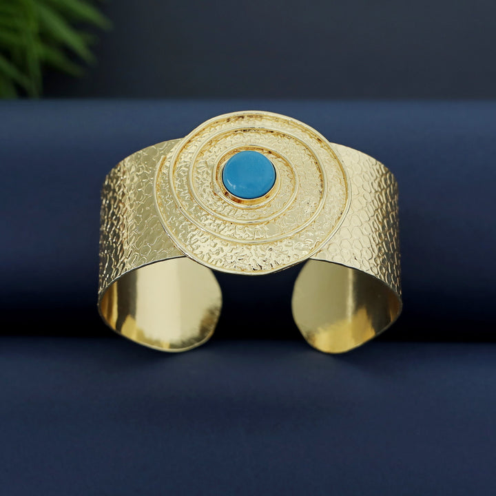 Vaanya Golden Textured Spiral Bangle