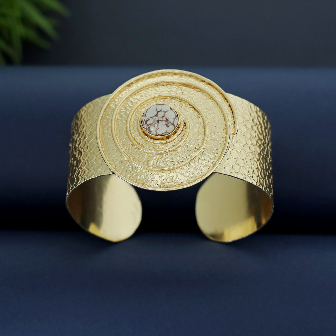 Vaanya Golden Textured Spiral Bangle