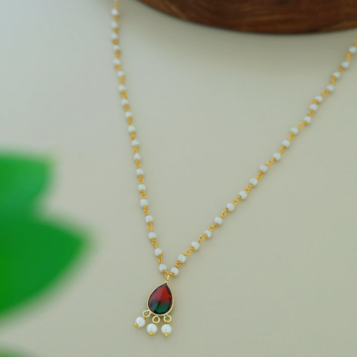 Carly Pearl Drop Glossy Neckpiece