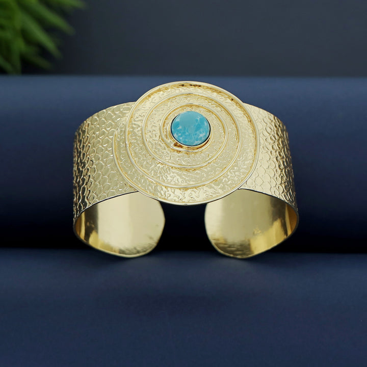 Vaanya Golden Textured Spiral Bangle