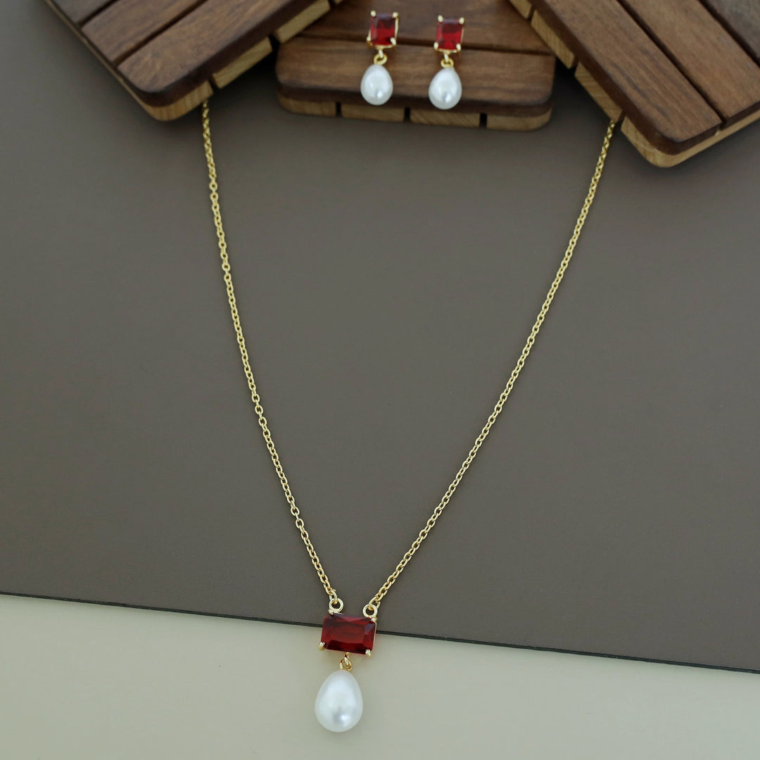Jaime Glossy Rectangle Novalta Pearl Neckpiece With Earring