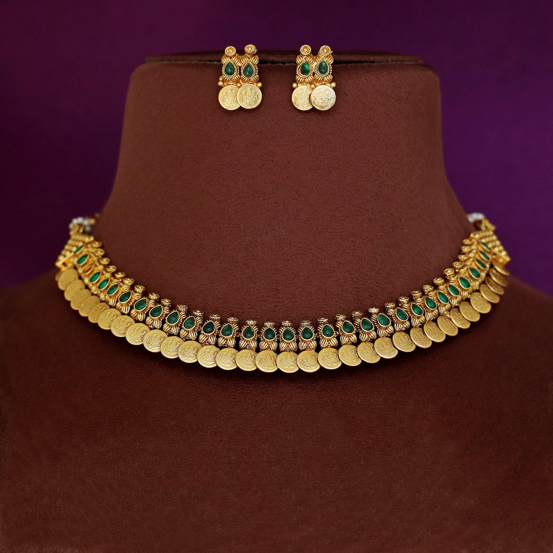 Manjari Kashi Drop Stone Short Neckpiece With Earring