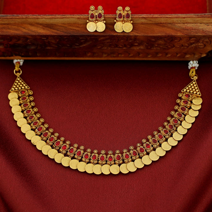 Manjari Kashi Drop Stone Short Neckpiece With Earring