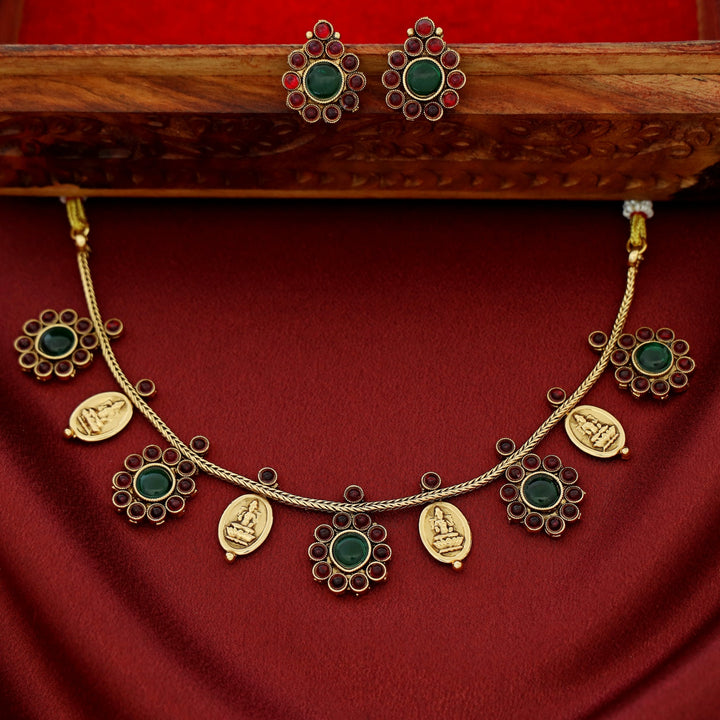 Sreelekha Floral Oval Kashi Short Neckpiece With Earring