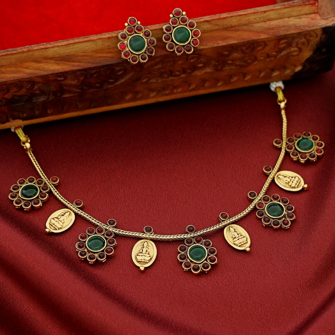 Sreelekha Floral Oval Kashi Short Neckpiece With Earring