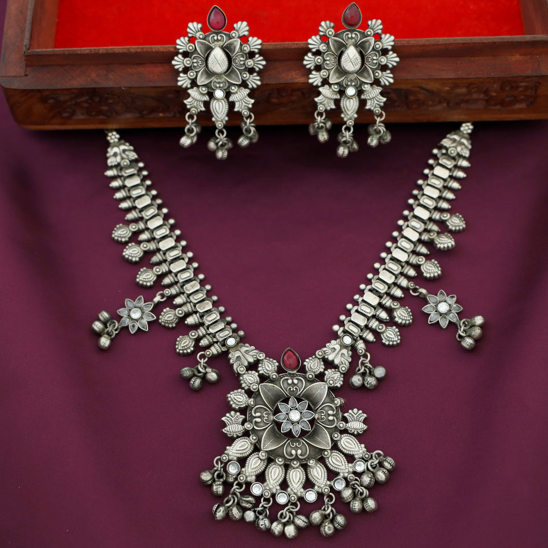 Arpnita Antique Floral Neckpiece With Earring