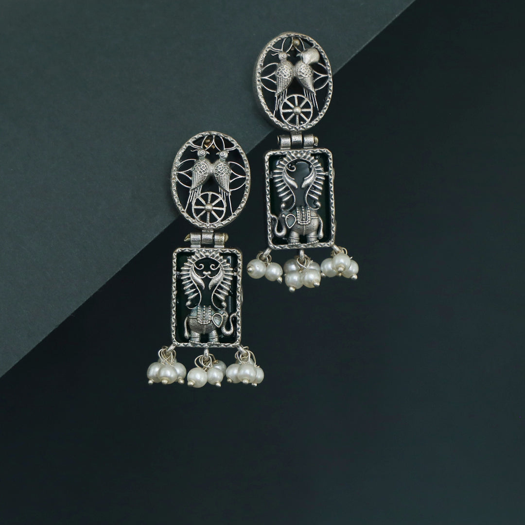 Noora Oval Rectangle Glossy stone Pearl Earring