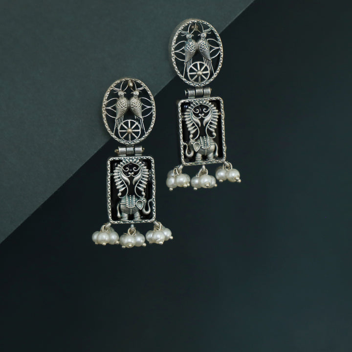 Noora Oval Rectangle Glossy stone Pearl Earring