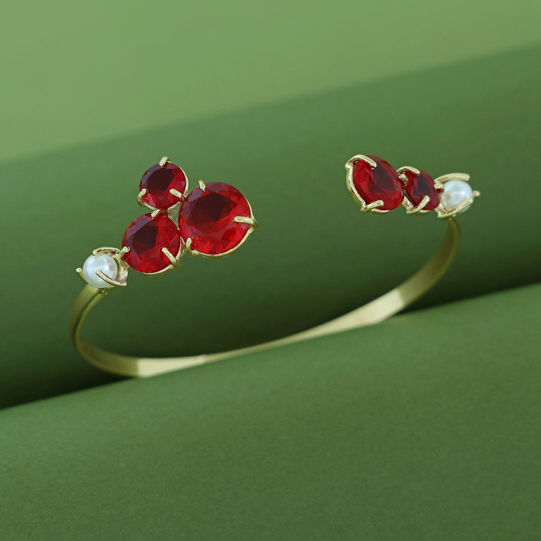 Leilani Claw Glossy Pearl Bangle