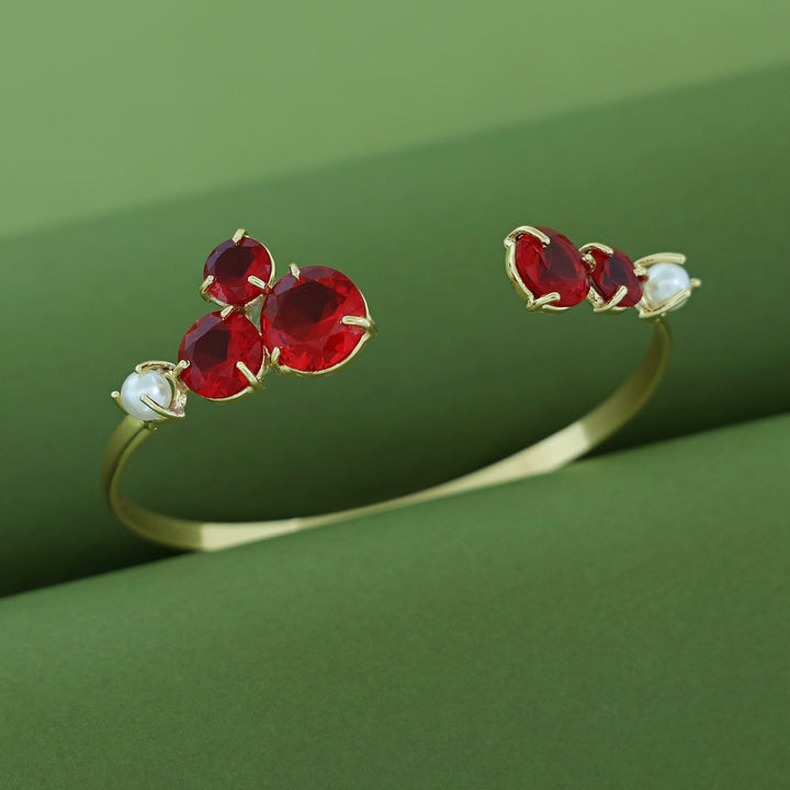 Leilani Claw Glossy Pearl Bangle