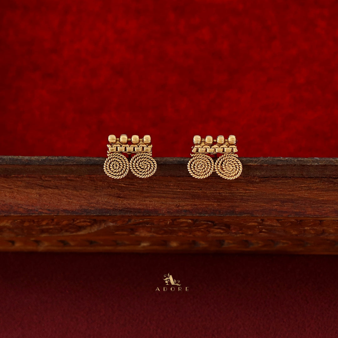 Latika Golden Spiral Kashi Neckpiece With Earring