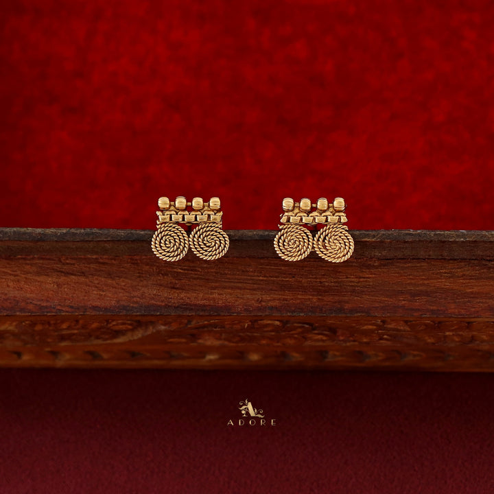 Latika Golden Spiral Kashi Neckpiece With Earring