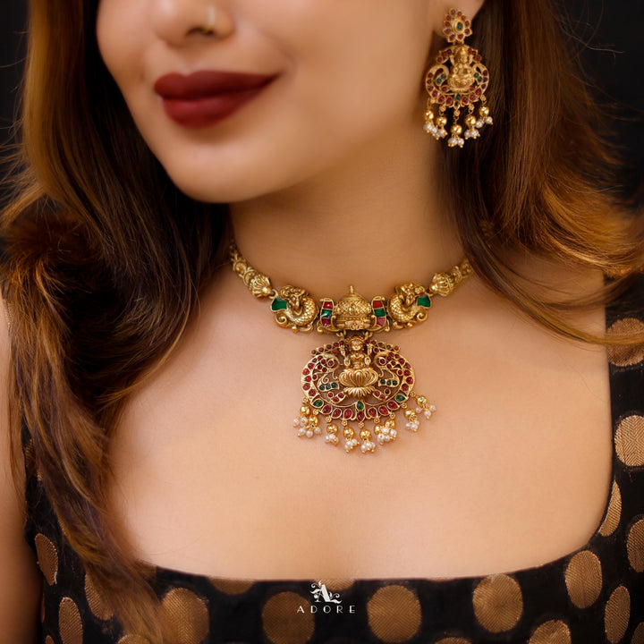 Daksha Vaishnavi Devi Pearl Cluster Short Neckpiece with Earring