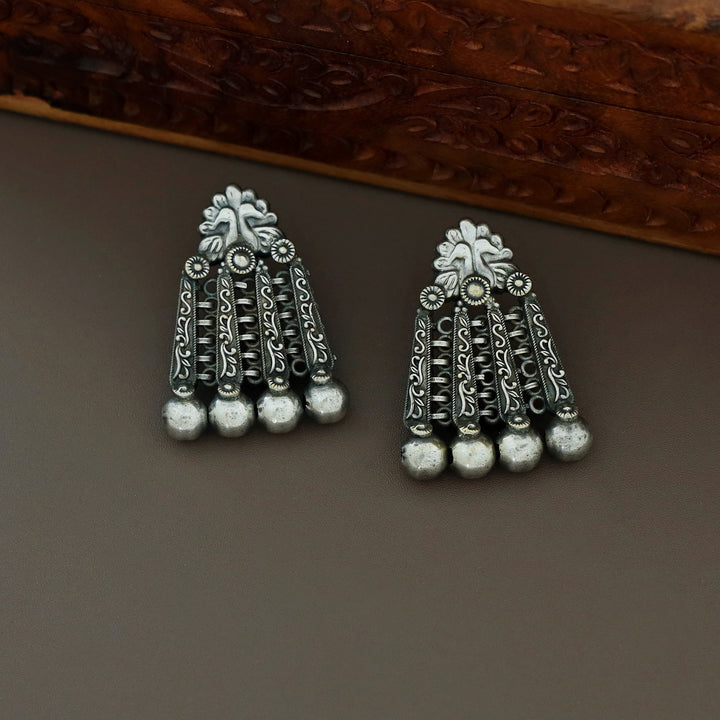 Dhilishya Silver Ball Short Neckpiece With Earring
