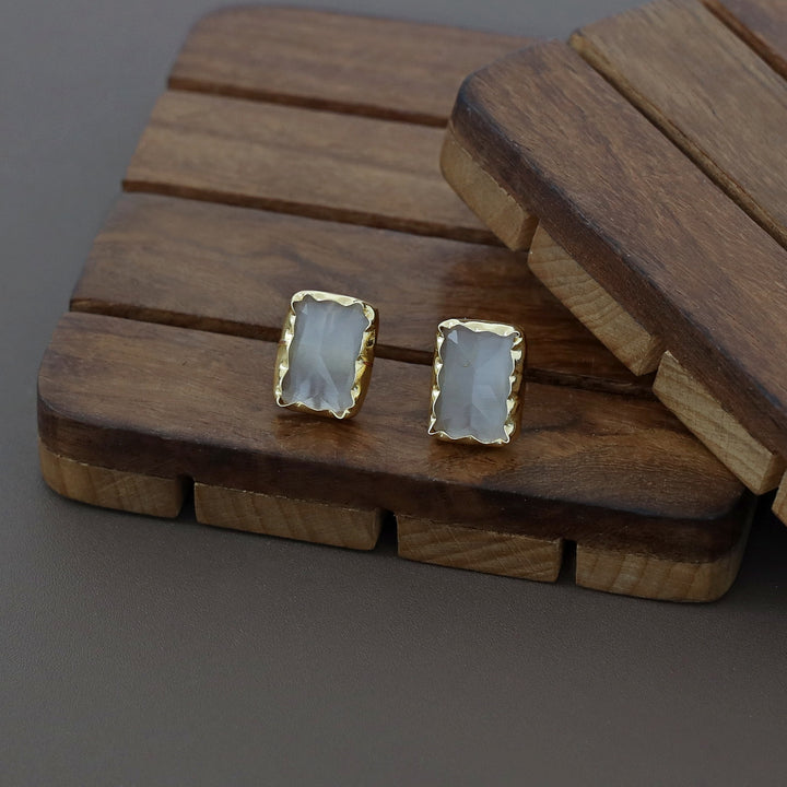Evana Glossy Rectangle Stud